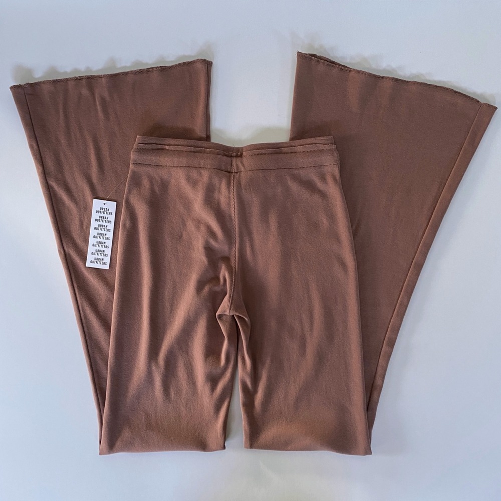 Urban Outfitters Low Rise Flare Wide Leg Lounge Yoga Active Pant L Sleek Fitted - Picture 8 of 13
